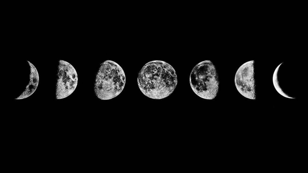 Diagram showing the Moons synchronous rotation and its orbit around Earth